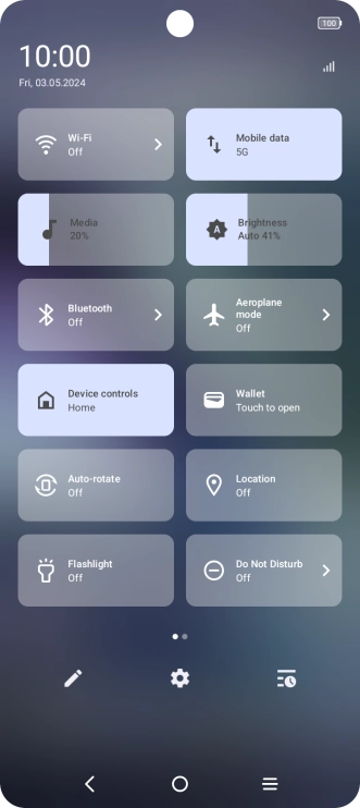 Press the mobile data icon to turn the function on or off.