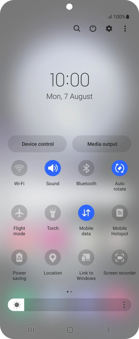 Press the mobile data icon to turn the function on or off.