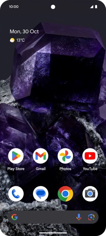 Slide your finger slowly upwards starting from the bottom of the screen until the list of running applications is displayed.
