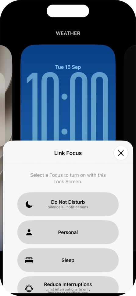 Press the required focus mode.