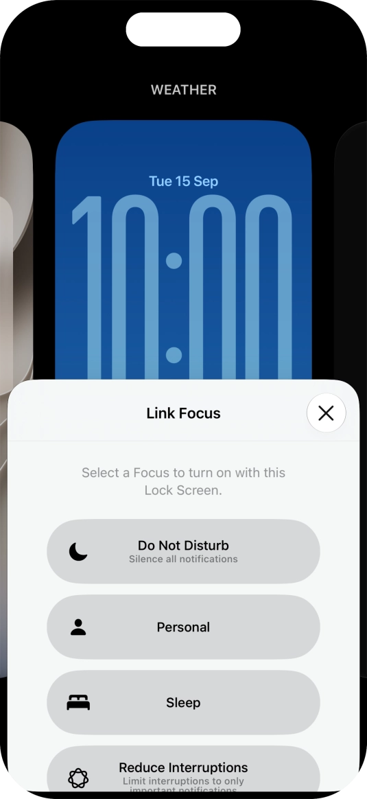 Press the required focus mode.