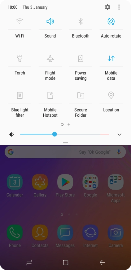 Press the mobile data icon to turn the function on or off.