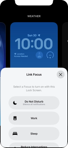 Press the required focus mode.