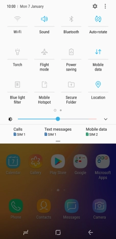 Press the mobile data icon to turn the function on or off.