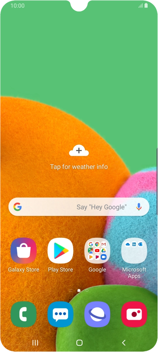 When the phone is turned on, you can always see the battery power level. The larger the coloured section of the battery icon, the more remaining battery power.