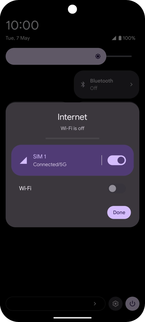 Press the mobile data icon to turn the function on or off.