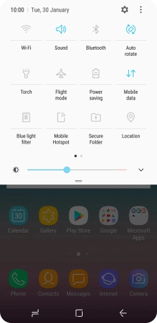 Press the mobile data icon to turn the function on or off.