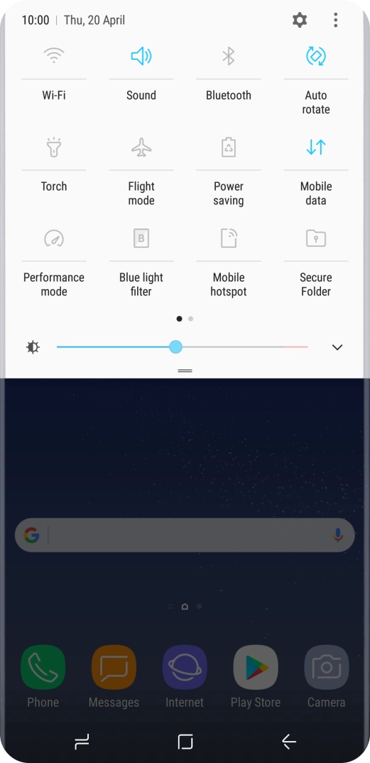 Press the mobile data icon to turn the function on or off.