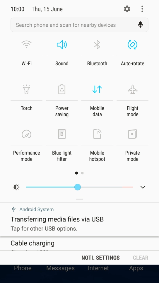 Press the mobile data icon to turn the function on or off.