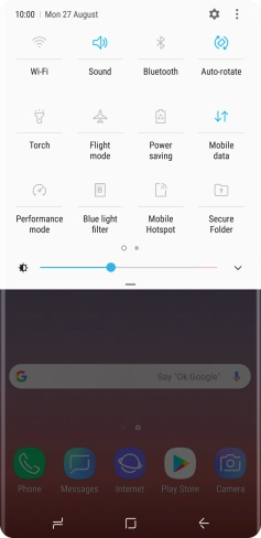 Press the mobile data icon to turn the function on or off.