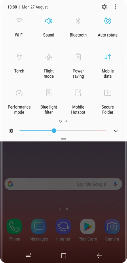 Press the mobile data icon to turn the function on or off.