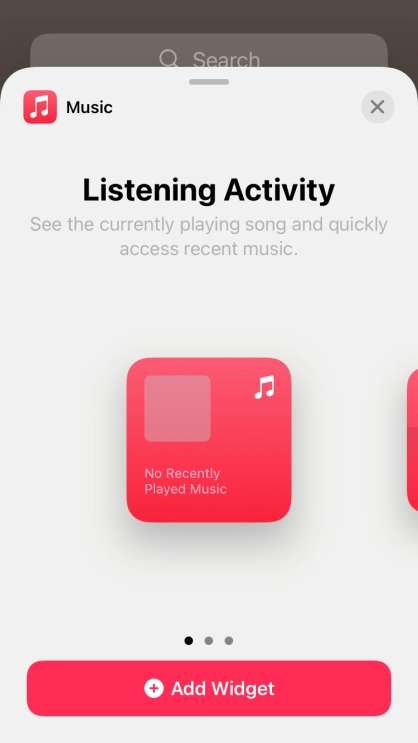 Slide your finger right or left on the screen to select the required widget size.