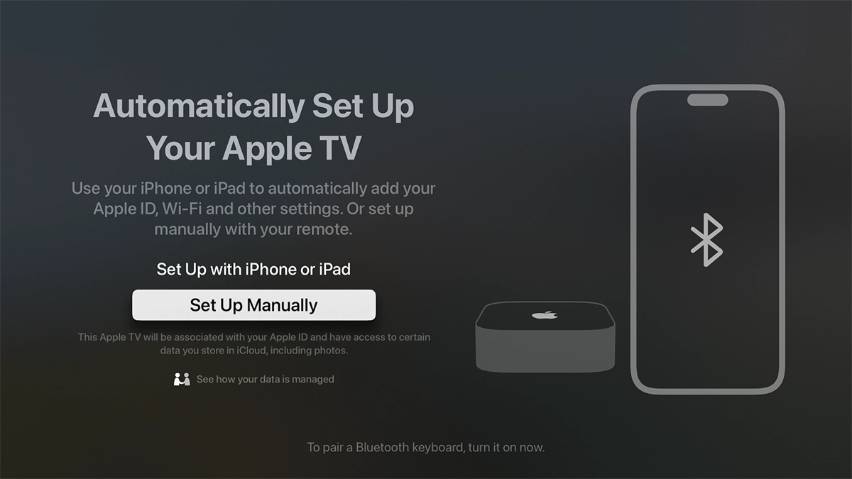 Follow the instructions on the screen to set up your set-top box using an iPhone or iPad or highlight Set Up Manually.