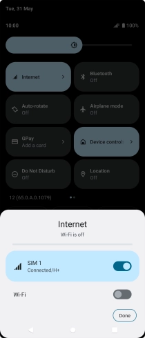 Press the indicator next to the mobile data icon to turn the function on or off.