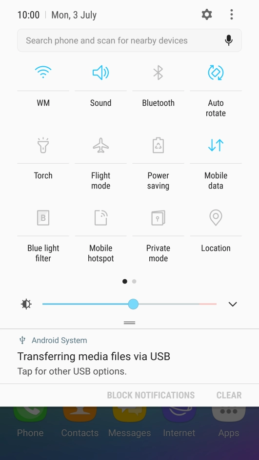 Press the mobile data icon to turn the function on or off.