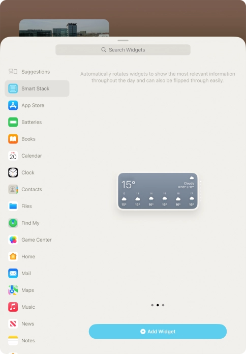 Slide your finger right or left on the screen to select the required widget size.