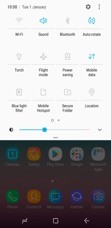 Press the mobile data icon to turn the function on or off.
