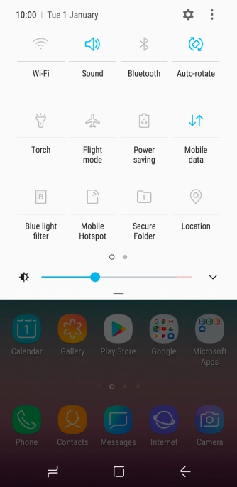 Press the mobile data icon to turn the function on or off.