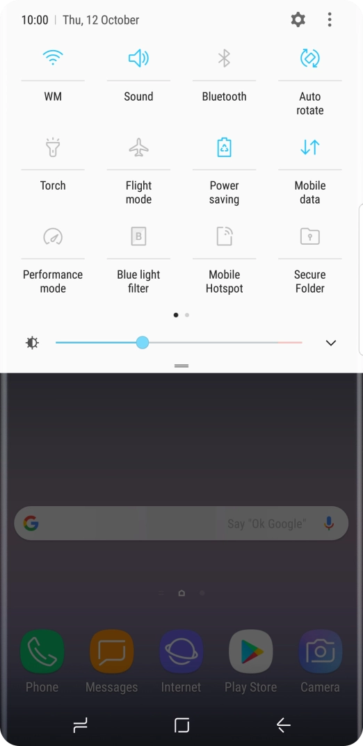 Press Mobile data to turn the function on or off.