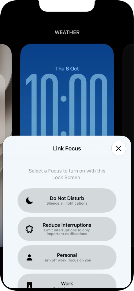 Press the required focus mode.