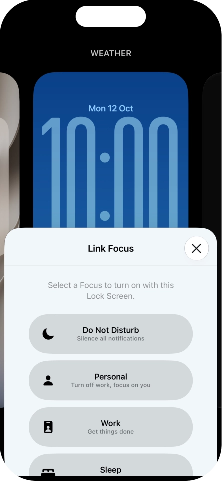 Press the required focus mode.