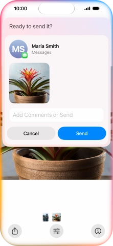 Ask Siri to share the screen content with your contacts.
