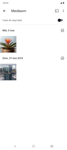 Mantén pulsados la imagen o el vídeo deseados durante unos instantes.