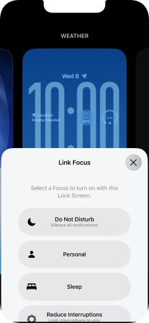 Press the required focus mode.