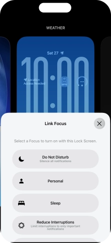 Press the required focus mode.
