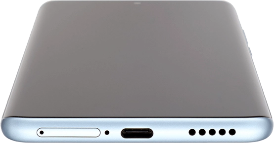 Conecta el cargador al conector y enchúfalo a una toma de corriente.