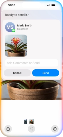 Ask Siri to share the screen content with your contacts.