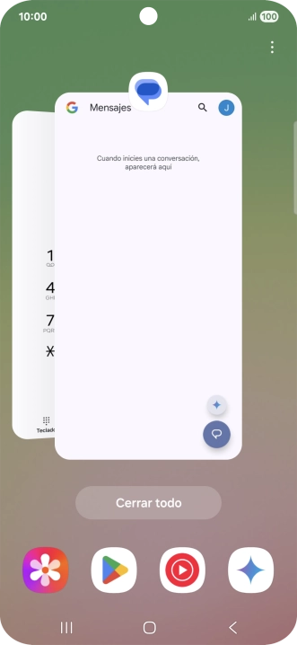Para cerrar una sola aplicación en ejecución, desliza el dedo hacia arriba sobre la aplicación deseada.