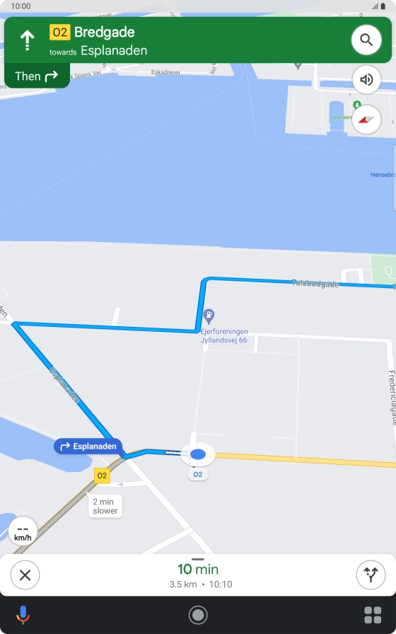 The travel information at the bottom of the screen shows your estimated time of arrival and distance to destination.