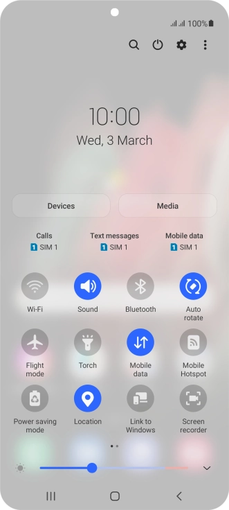 Press the mobile data icon to turn the function on or off.