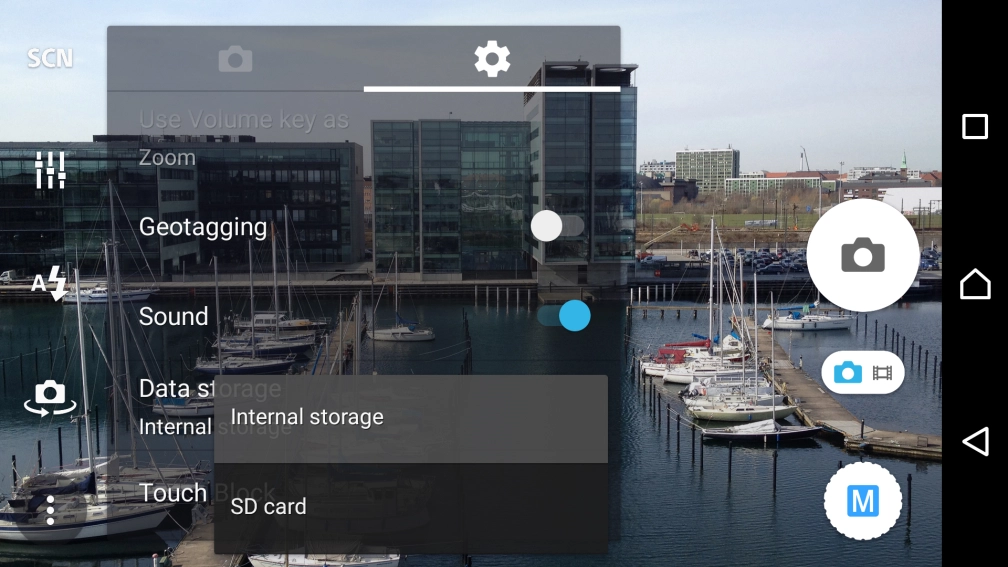 Press Internal storage to save your pictures in the phone memory.