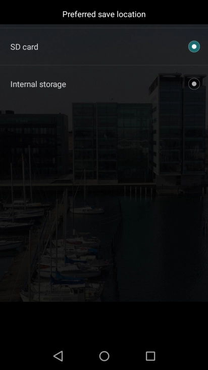 Press Internal storage to save your pictures in the phone memory.