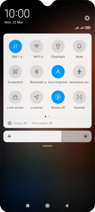 Press the mobile data icon to turn the function on or off.
