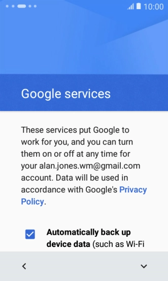 Follow the instructions on the screen to transfer the content from the other phone and finish the activation of your phone.
