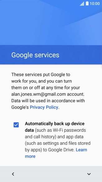 Follow the instructions on the screen to transfer the content from the other phone and finish the activation of your phone.