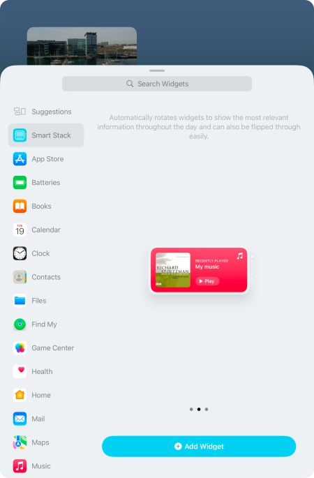 Slide your finger right or left on the screen to select the required widget size.
