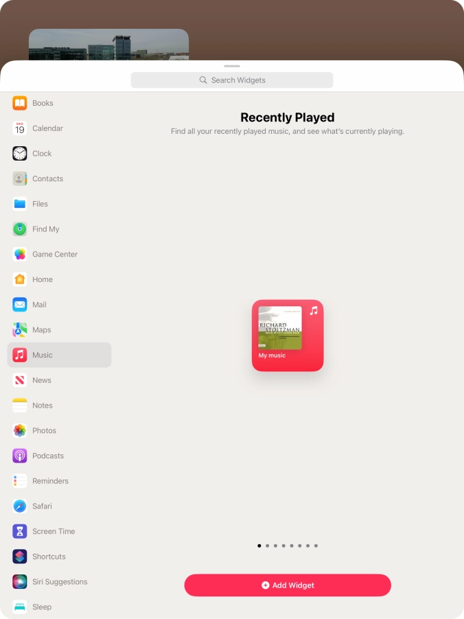 Slide your finger right or left on the screen to select the required widget size.