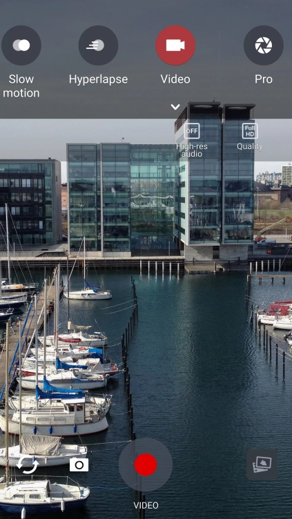 Press Quality the necessary number of times to select the required resolution.