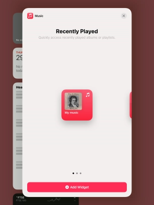Slide your finger right or left on the screen to select the required widget size.