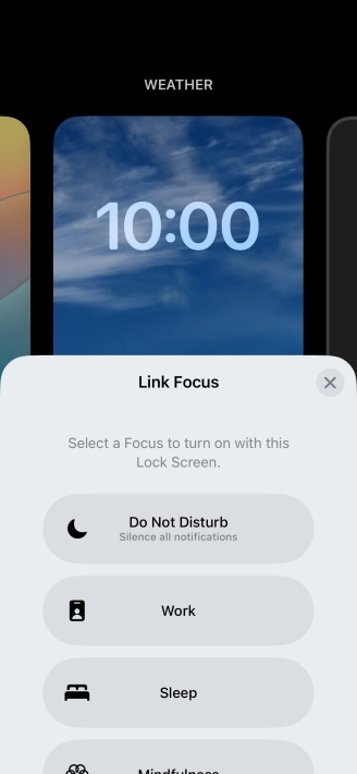 Press the required focus mode.