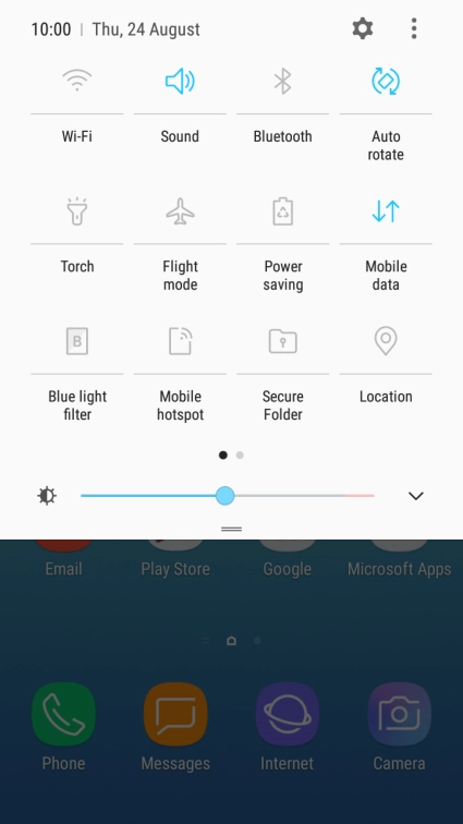 Press the mobile data icon to turn the function on or off.