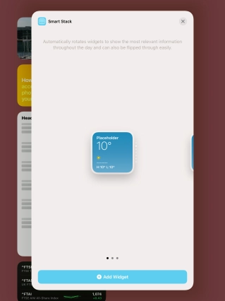Slide your finger right or left on the screen to select the required widget size.