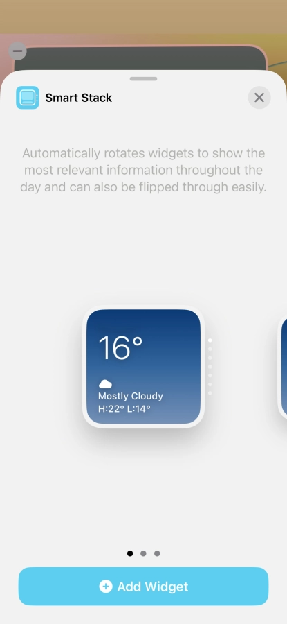 Slide your finger right or left on the screen to select the required widget size.