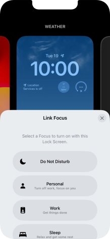 Press the required focus mode.
