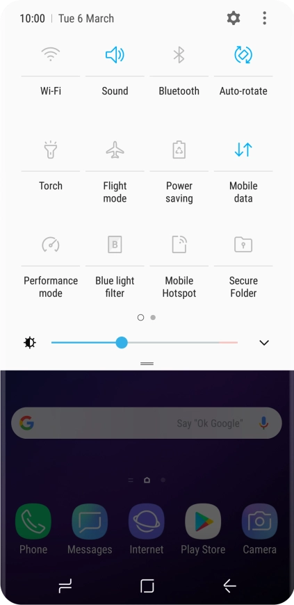 Press the mobile data icon to turn the function on or off.