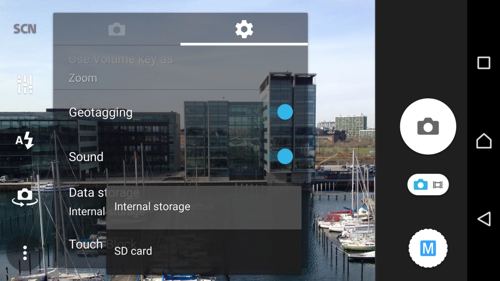 Press Internal storage to save your pictures in the phone memory.